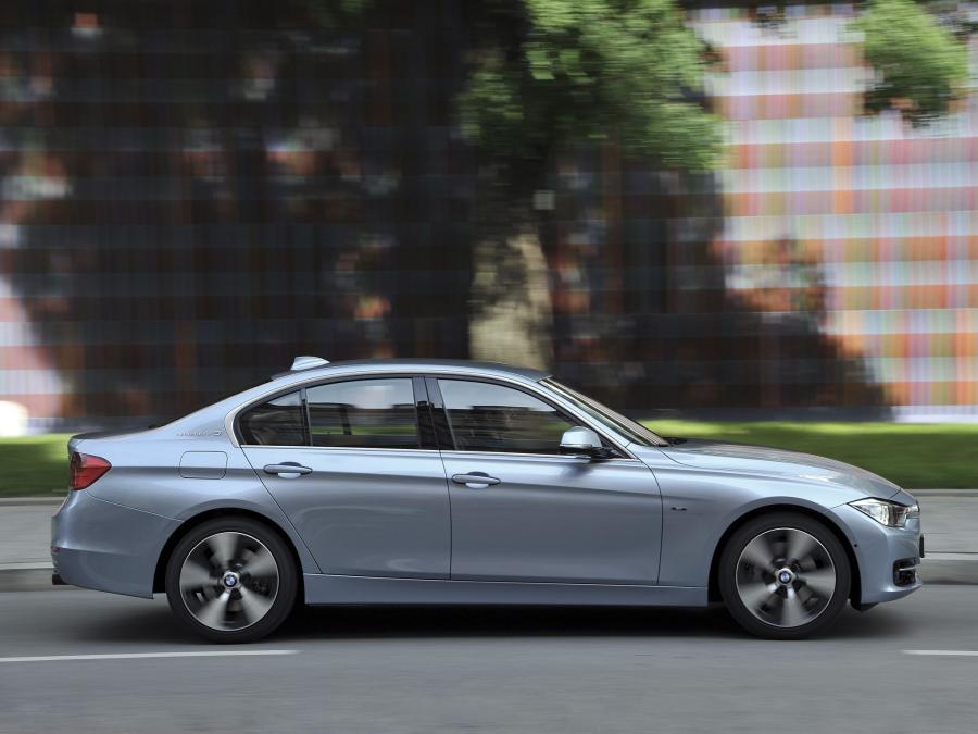  BMW ActiveHybrid 3 2012 года  (фото 97 из 102)